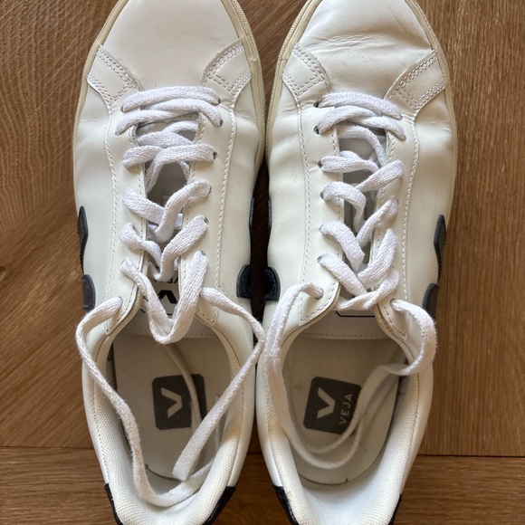 Veja White Leather Sneakers with Black V Logo - Picture 3 of 4